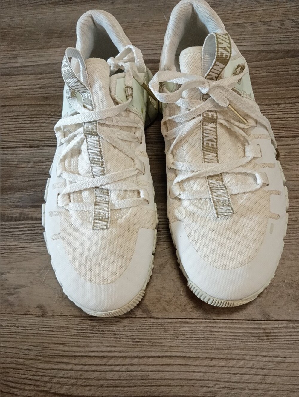 Nike Women’s White & Gold Athletic Sneakers